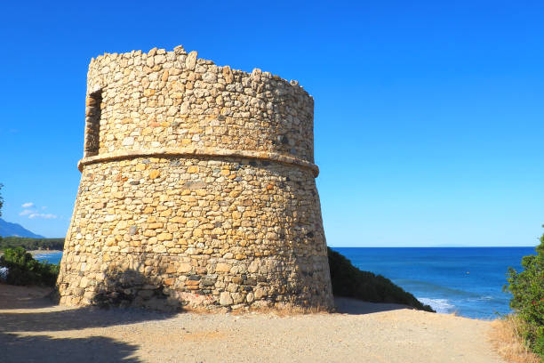 Mare e Stagnu beach in Aleria is a continuation of Padulone beach. It extends to the grau of the pond of Diane. At the end of the beach, there is the Diane tower which offers a magnificent panorama of the pond, the sea, Tallone beach and this beach.