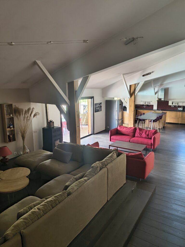 pièce à vivre 85 m²